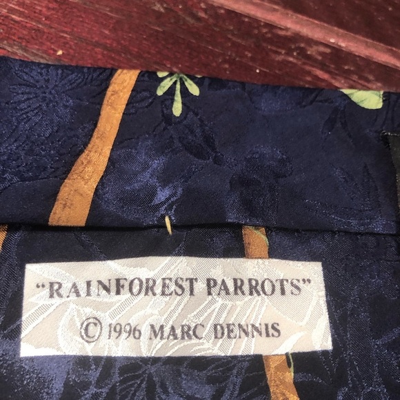 Vintage 100% Silk Rain Forest Parrots Tie by Marc Dennis Endangered Species - Picture 4 of 5